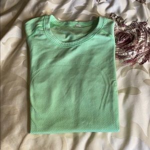 Lululemon top